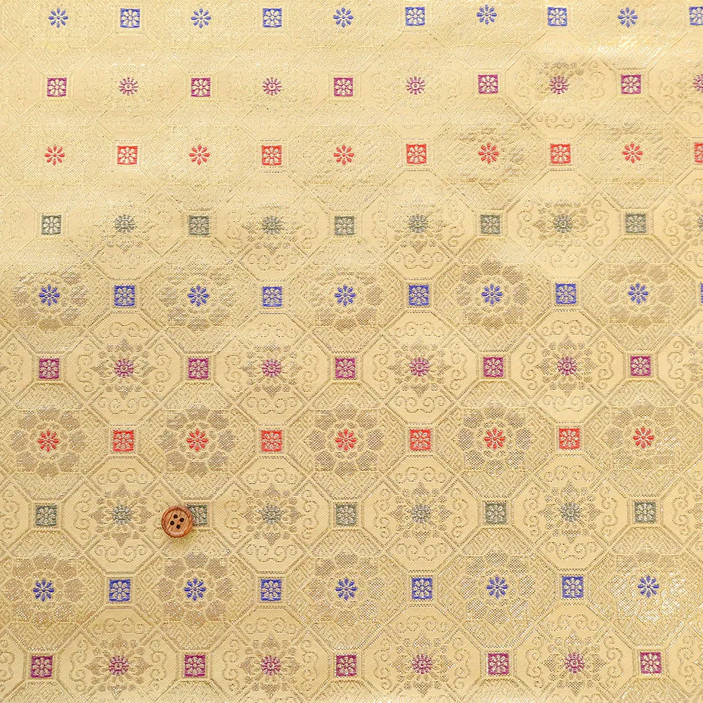 金襴　蜀甲小花文様