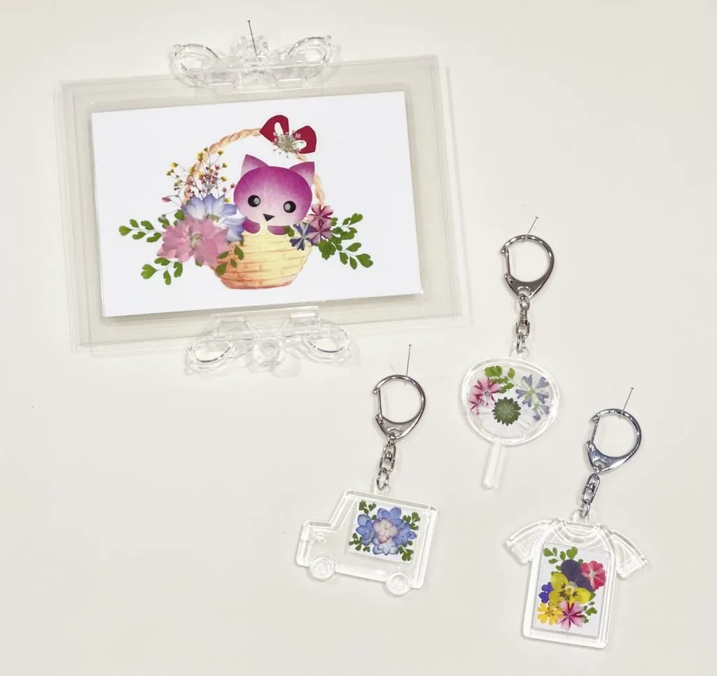 ①押し花でネコのフレームをつくろう（高学年用） ②押し花でキーホルダーをつくろう（高学年用）